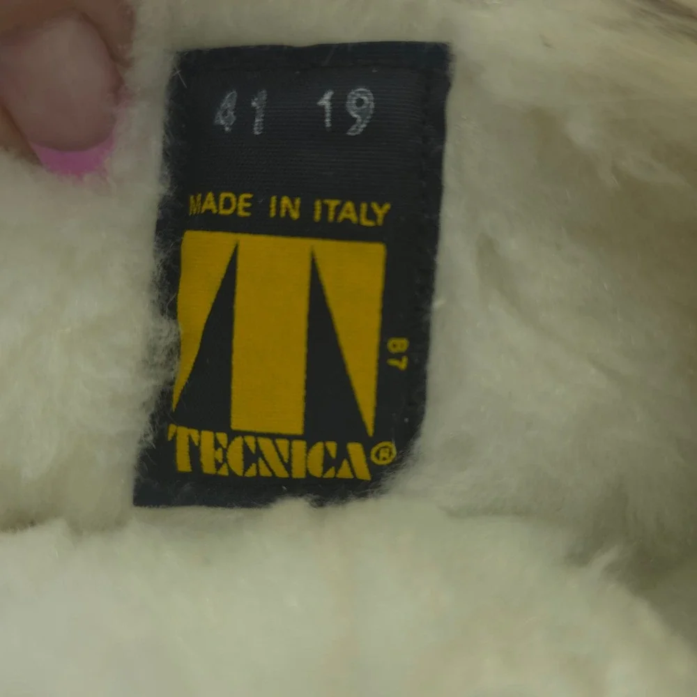 Tecnica Vintage Italian Snow Boots Faux Fur Trim Pastel White Leather Size 41